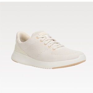 Kizik Lima White Creme Womens Wide Athletic Sneaker
